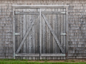 Pauline’s Photography gray weathered barn doors photo backdrop